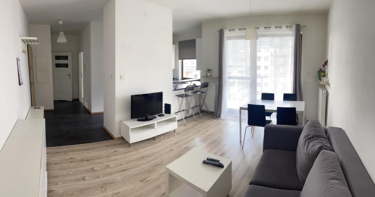 شقة وارسو  في Apartament Obrzezna Airport المظهر الخارجي الصورة